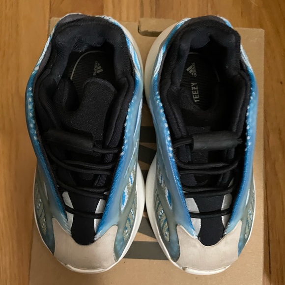 adidas Yeezy 700 V3 Arzareth (Infants) Size 6K